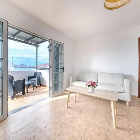 El Charcon B - 10 Meters To The By Lanzarote Tatil Evi Arrieta (Lanzarote)